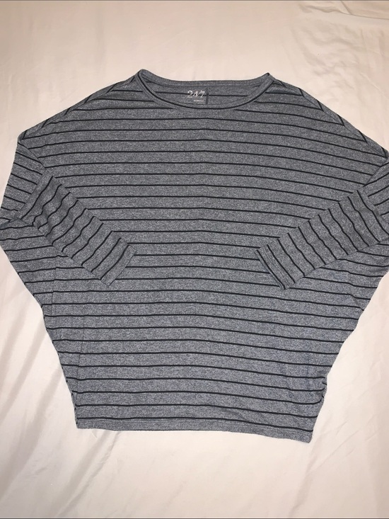 Maurices Tops - Maurices batwing knit shirt Heather Gray Crewneck Sweater XS